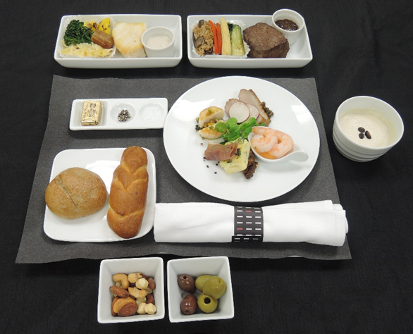 日本航空（JAL）、10月からダラス発便の機内食に新メニューを搭載